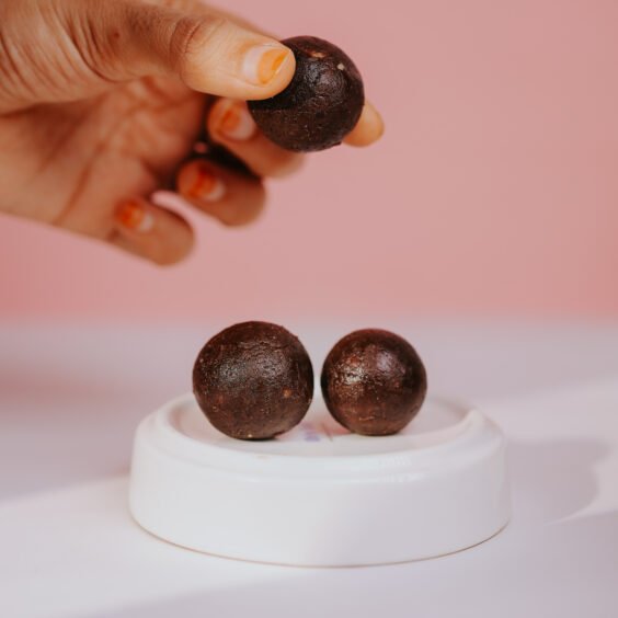 Ragi walnut bites 2 564x564